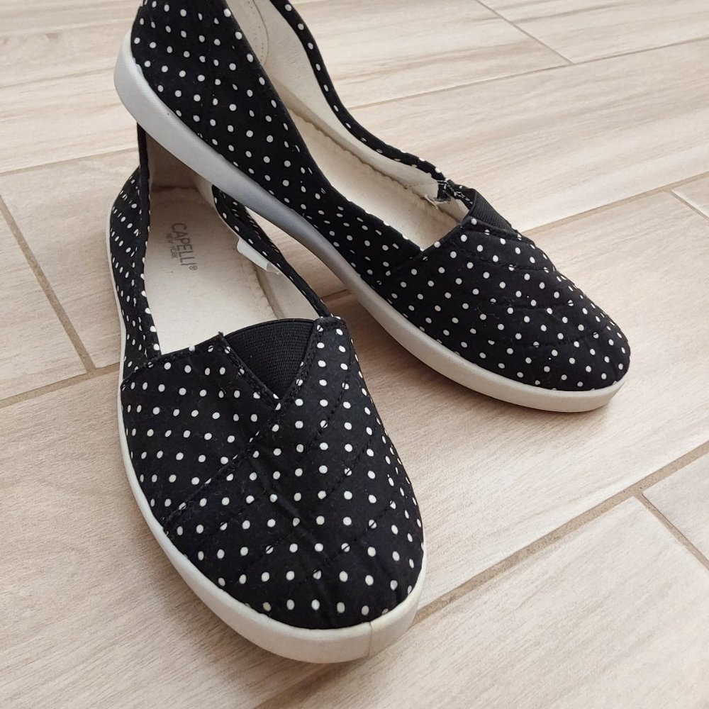 Capelli New York Black/White Dot Fabric Slip On Loafer Flats.  Size 8